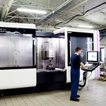 P5-osiowe frezerskie centrum obrĂłbcze CNC (DMF260) wraz z wyposaĹĽeniem dodatkowym